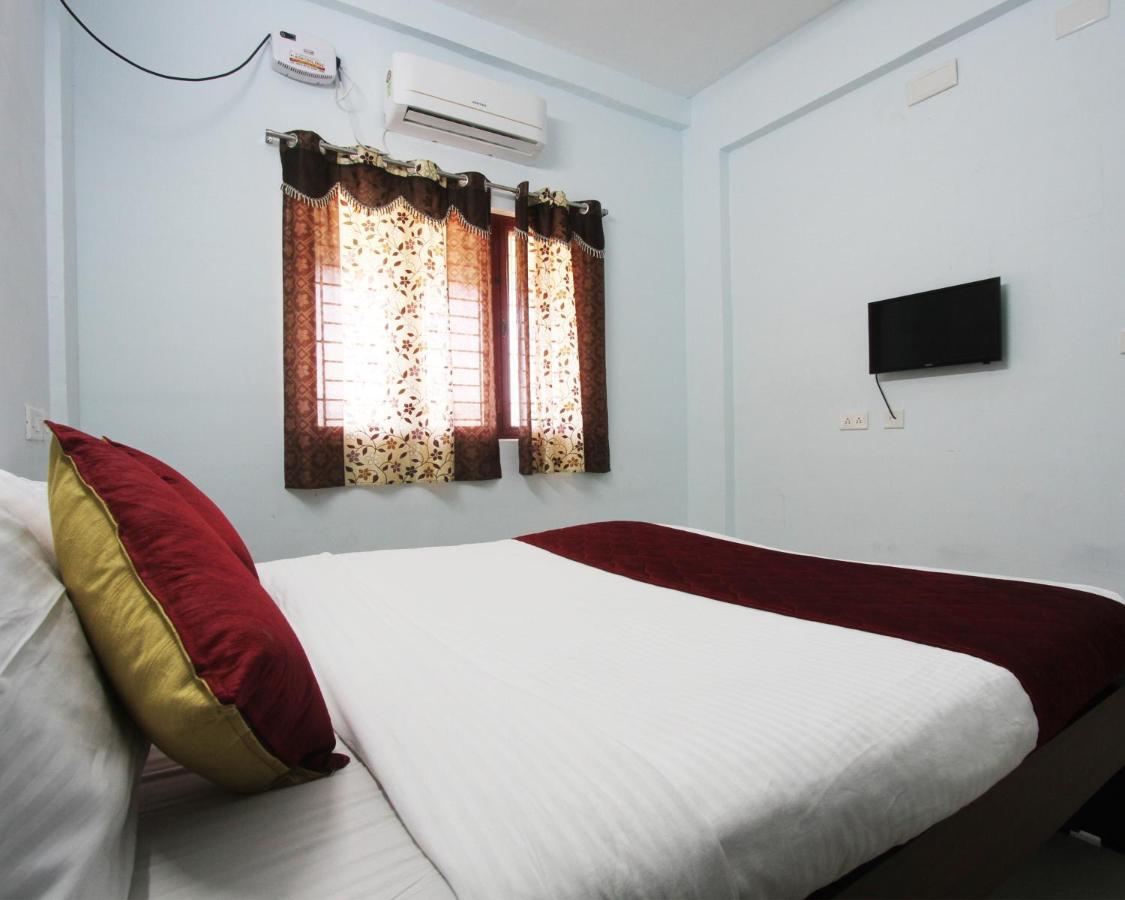 Lakshana Service Apartment - Big Temple Танджавур Экстерьер фото