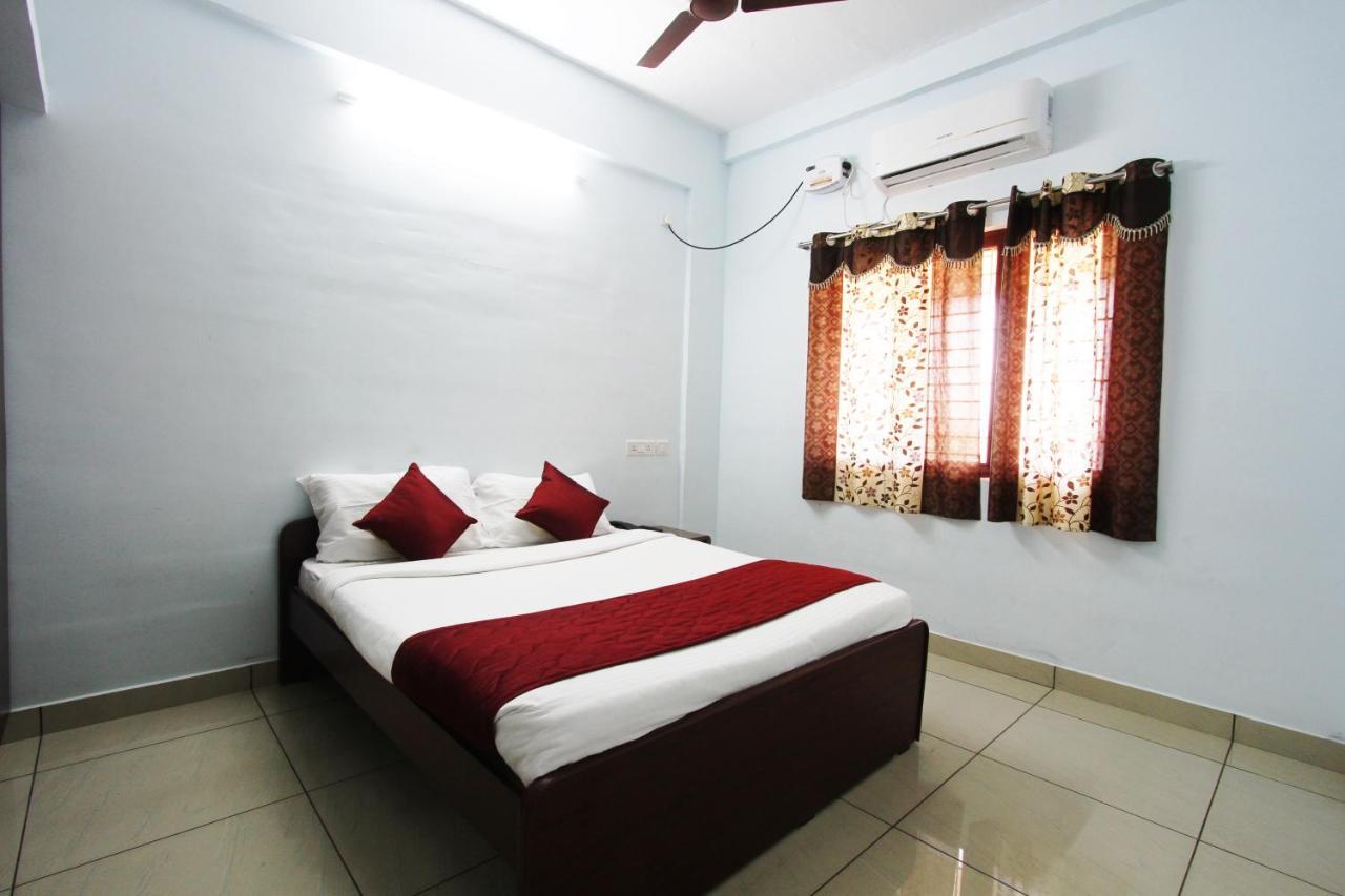 Lakshana Service Apartment - Big Temple Танджавур Экстерьер фото