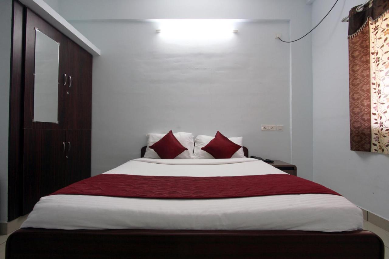 Lakshana Service Apartment - Big Temple Танджавур Экстерьер фото